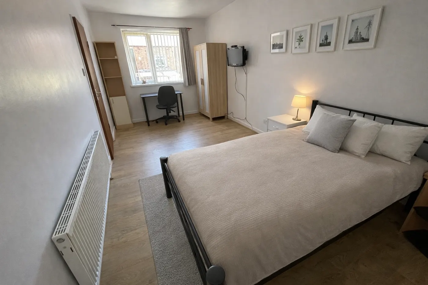6-bed House on Mayville Road — image 5