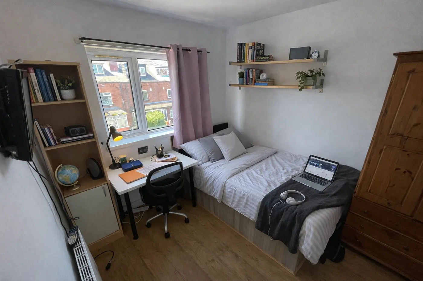 6-bed House on Mayville Road — image 6