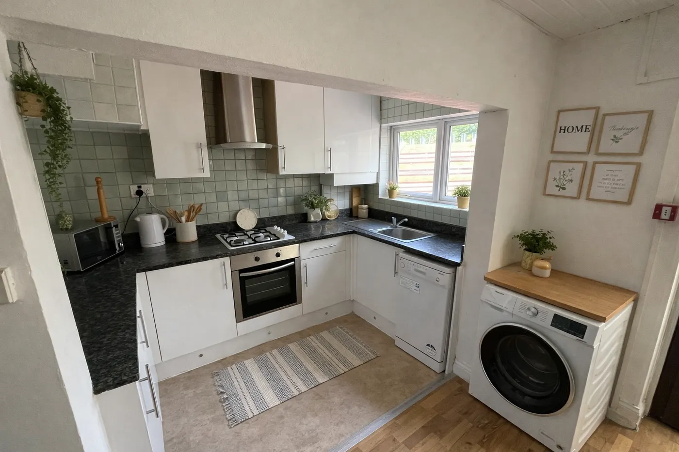 6-bed House on Mayville Road — image 3