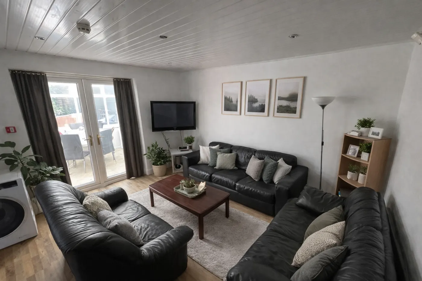6-bed House on Mayville Road — image 1