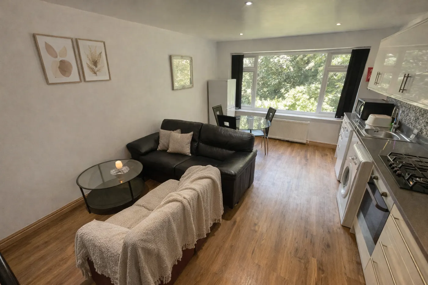 3-bed Maisonette on The Poplars — image 1