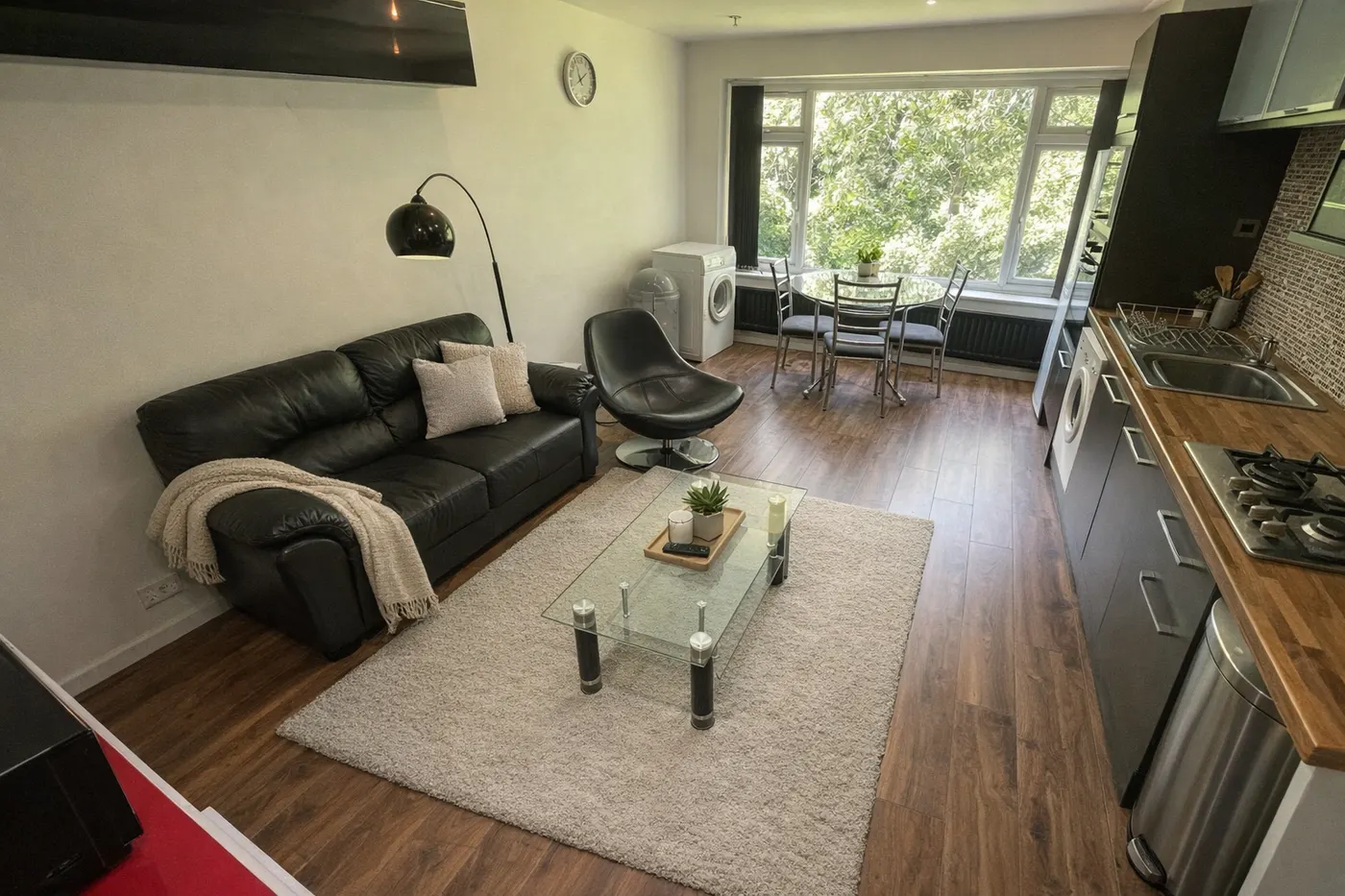 3-bed Maisonette on The Poplars — image 1